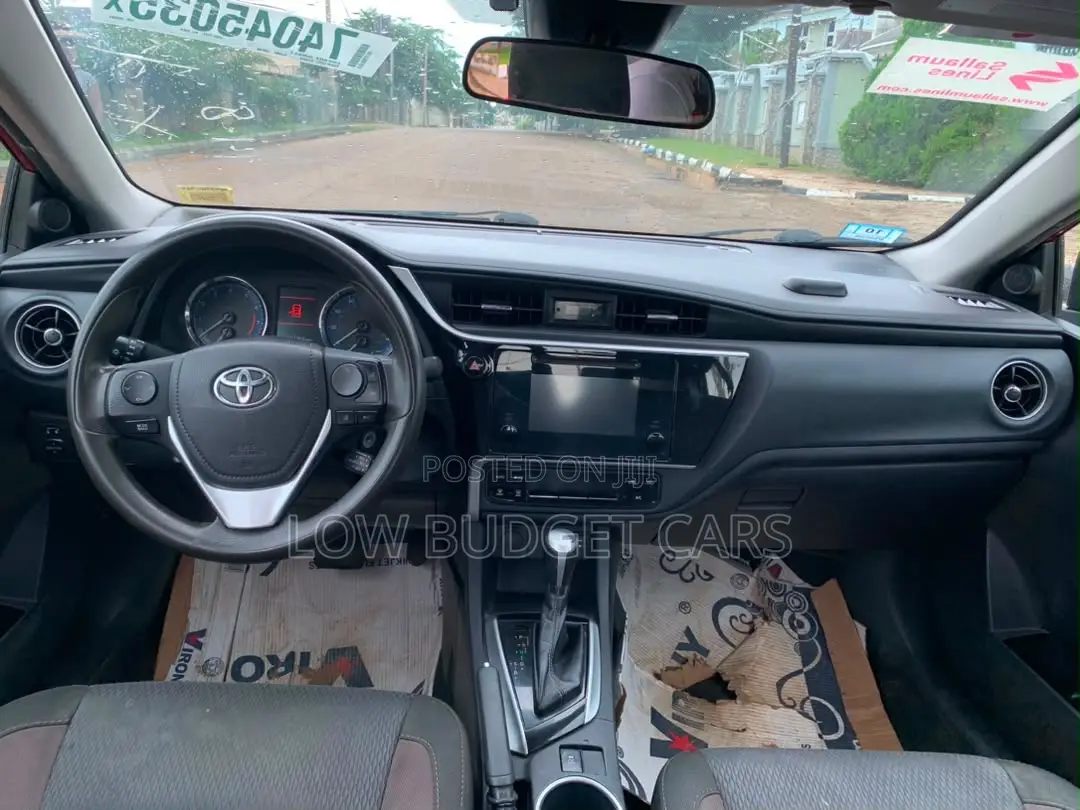 Toyota Corolla LE 4dr Sedan (1.8L 4cyl CVT) 2017 Red