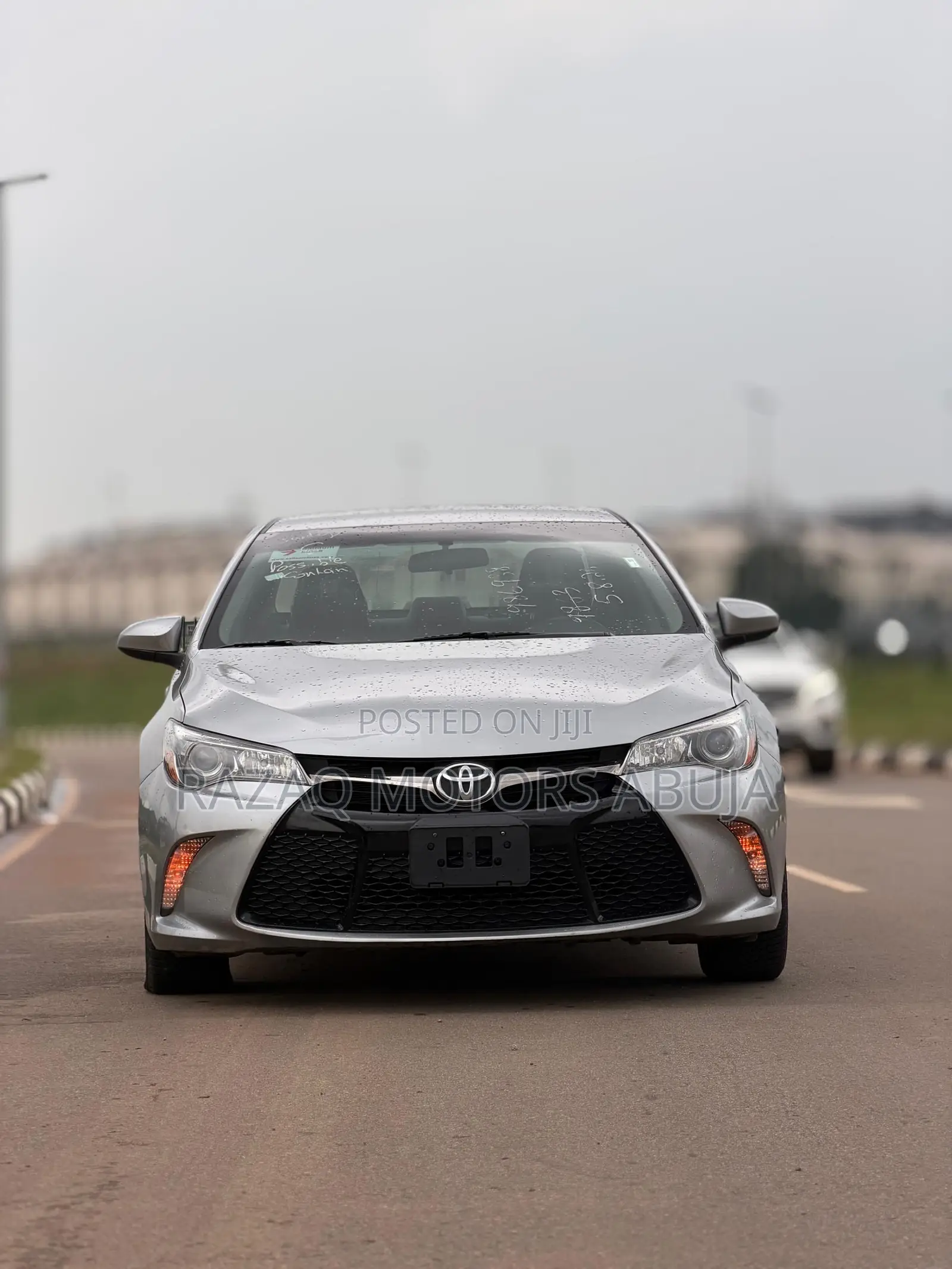 Toyota Camry SE 4dr Sedan (2.5L 4cyl 6A) 2015 Silver