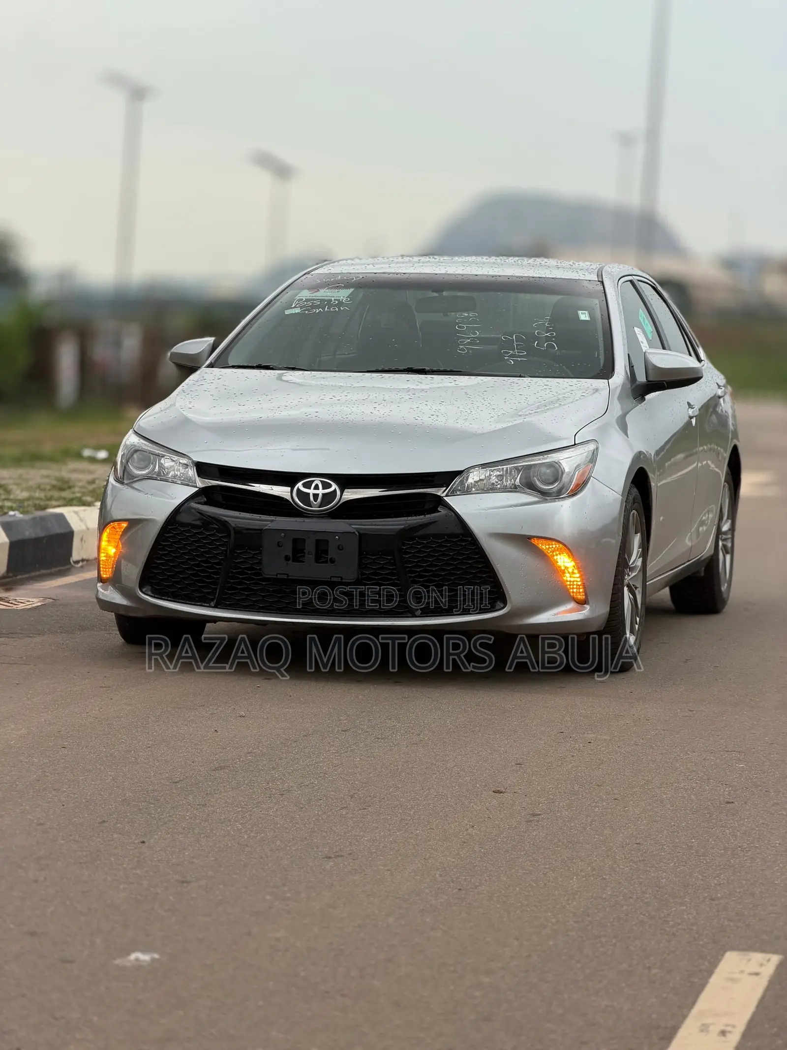 Toyota Camry SE 4dr Sedan (2.5L 4cyl 6A) 2015 Silver