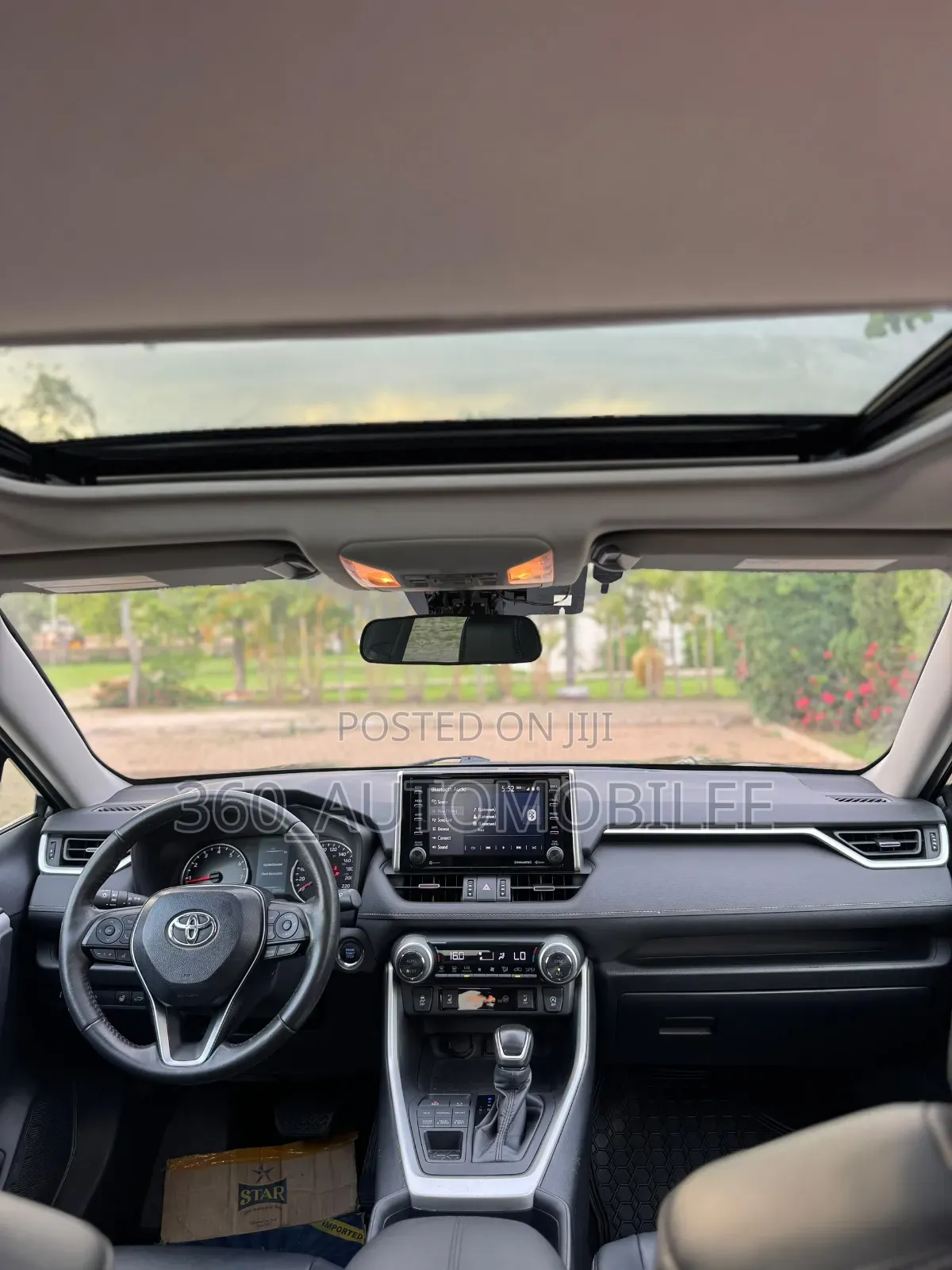 Toyota RAV4 XLE 2021 Gray