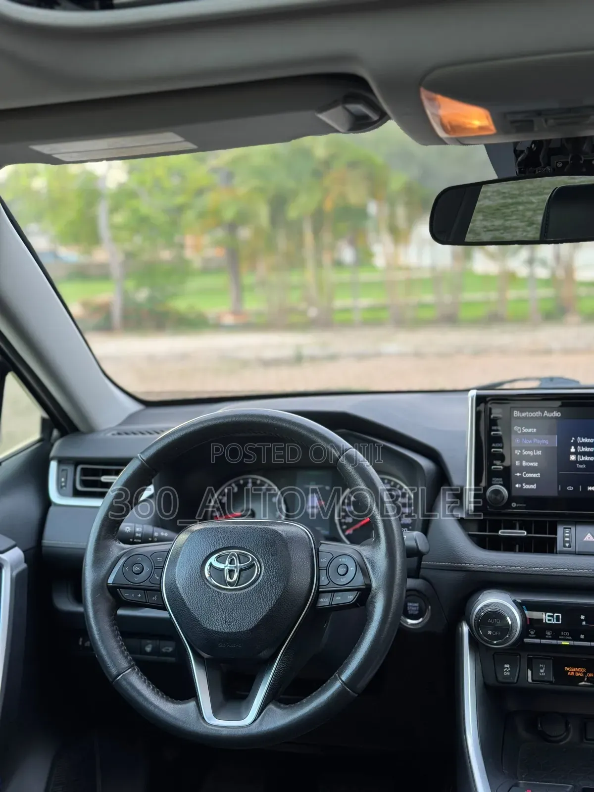 Toyota RAV4 XLE 2021 Gray