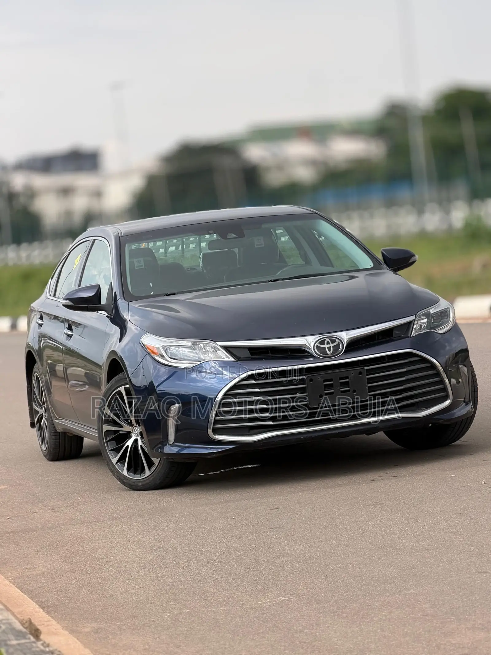 Toyota Avalon XLE Sedan FWD (3.5L 6cyl 6A) 2017 Blue
