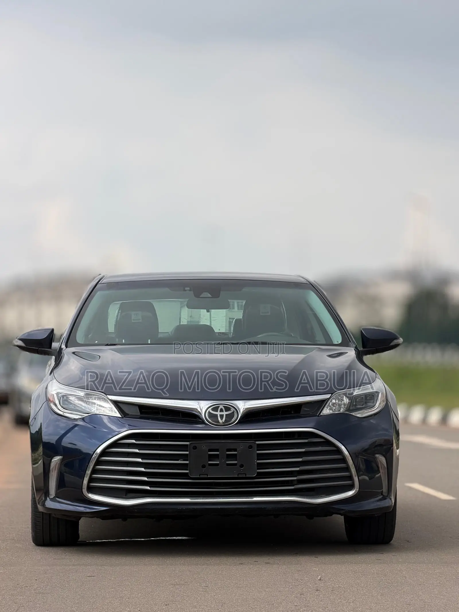 Toyota Avalon XLE Sedan FWD (3.5L 6cyl 6A) 2017 Blue