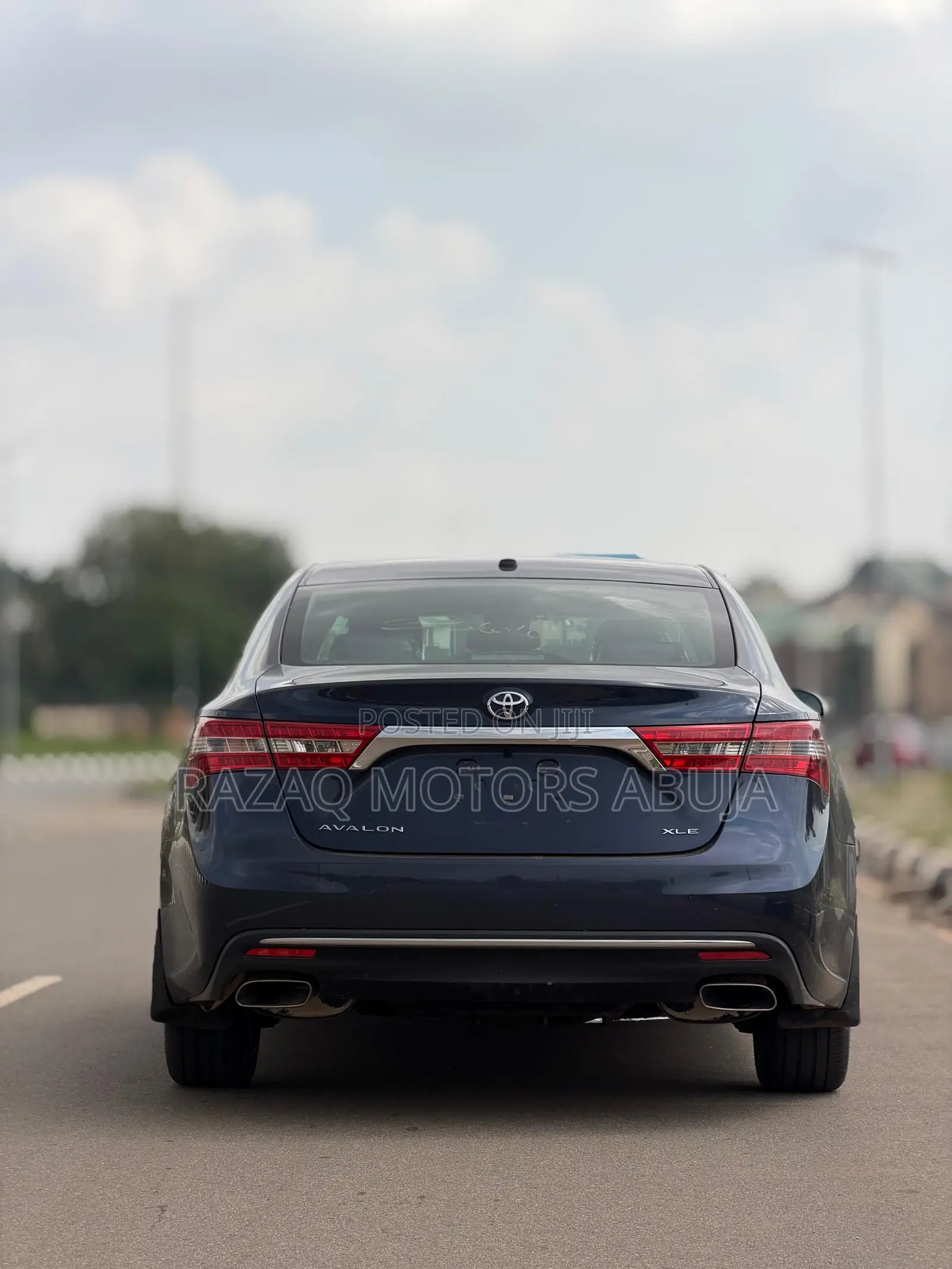 Toyota Avalon XLE Sedan FWD (3.5L 6cyl 6A) 2017 Blue