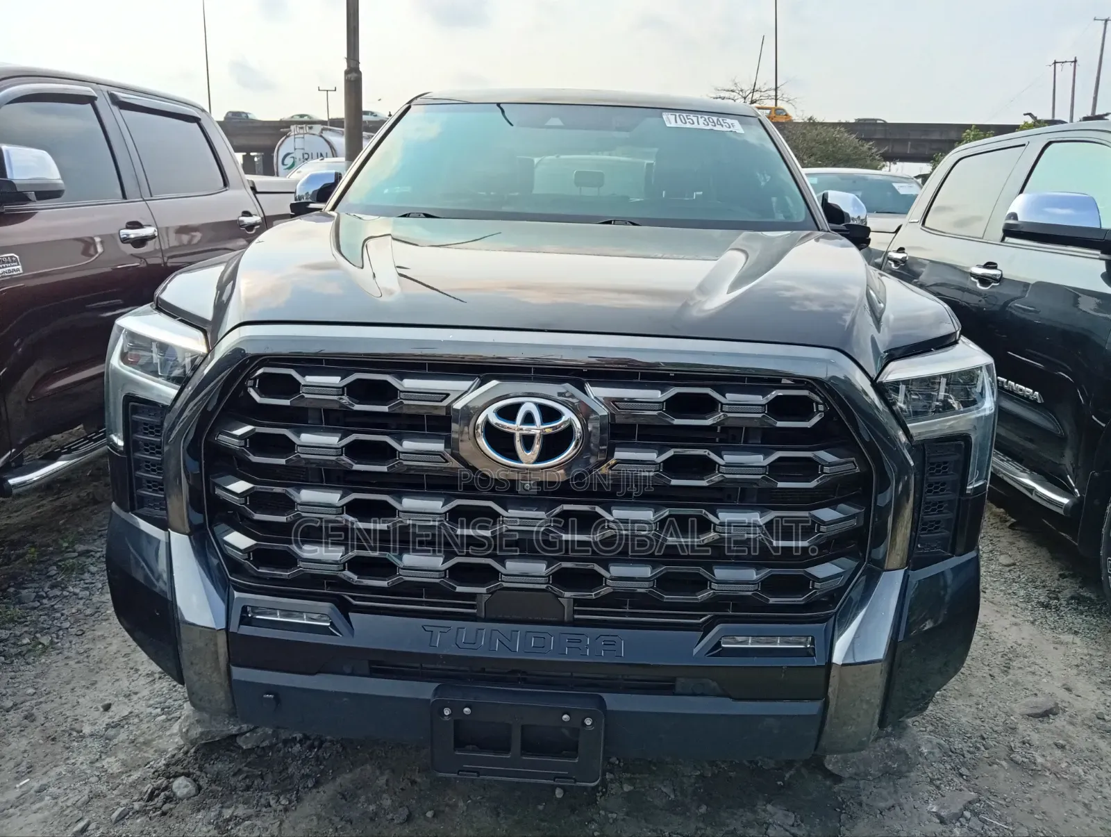 Toyota Tundra 2022 Black
