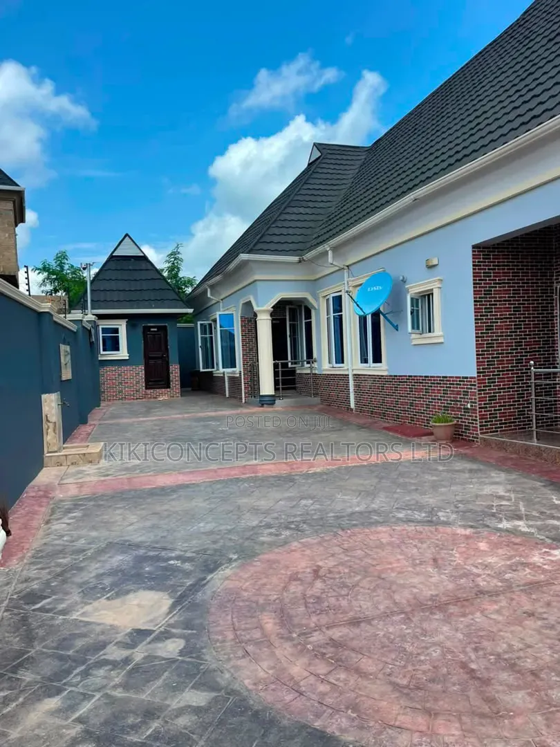 5bdrm Bungalow in Jankata, Kuola, Akala Express for sale