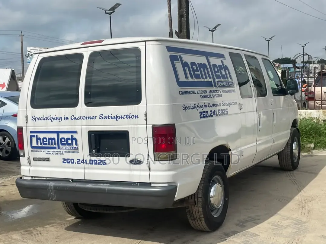 Ford E250 2006 White