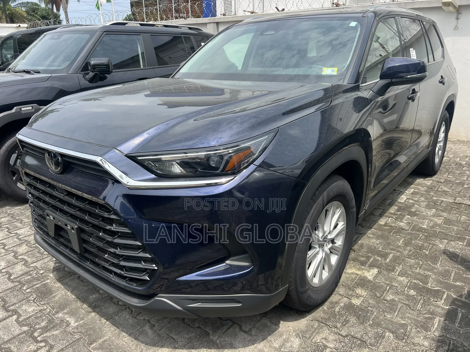 New Toyota Highlander XLE AWD 2026 Blue