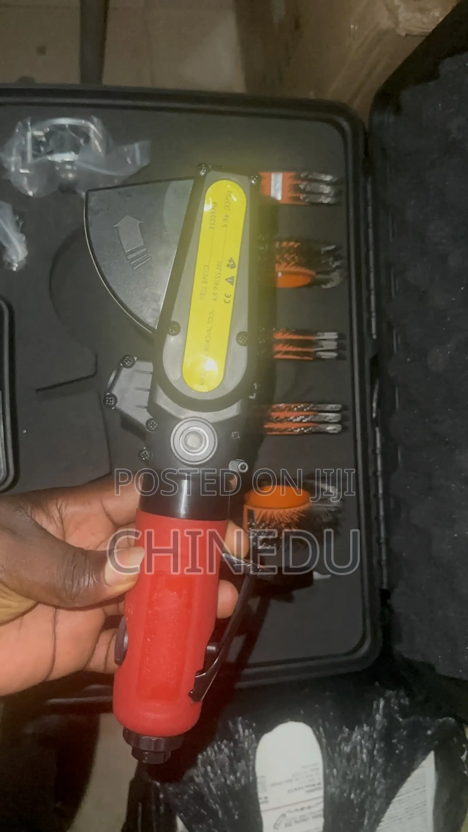 Air Pneumatic Scaler / Rust Removal Tool Kit With Rotary Wire Brush