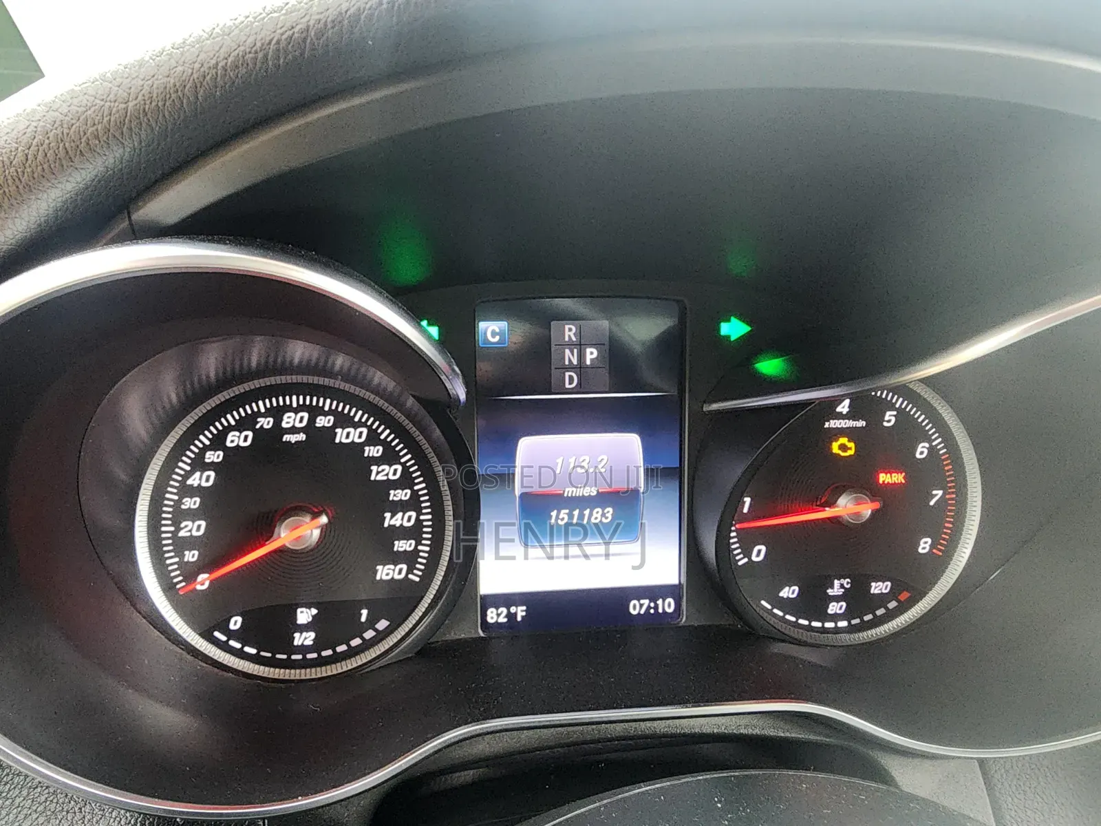 Mercedes-Benz 1117 2016 Black