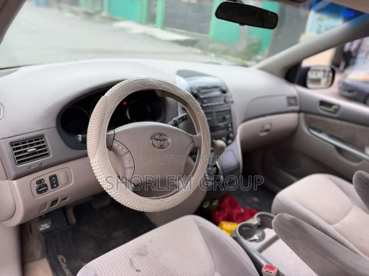 Toyota Sienna 2005 Red
