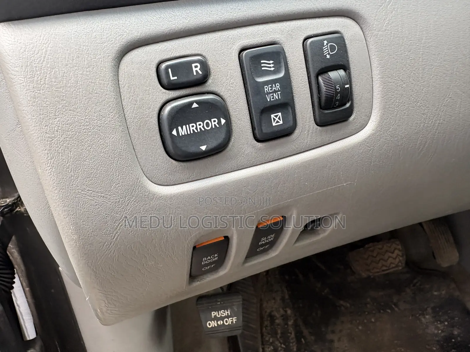 Toyota Sienna XLE AWD (3.3L V6 5A) 2004 Gray