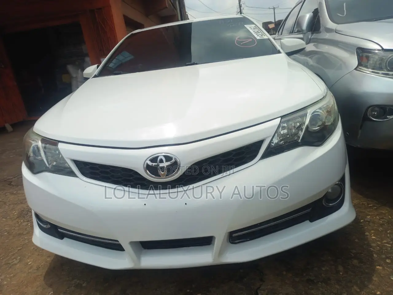 Toyota Camry SE 4dr Sedan (2.5L 4cyl 6A) 2014 White