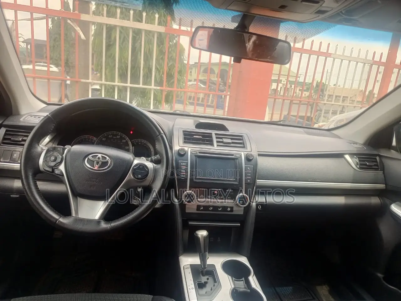 Toyota Camry SE 4dr Sedan (2.5L 4cyl 6A) 2014 White