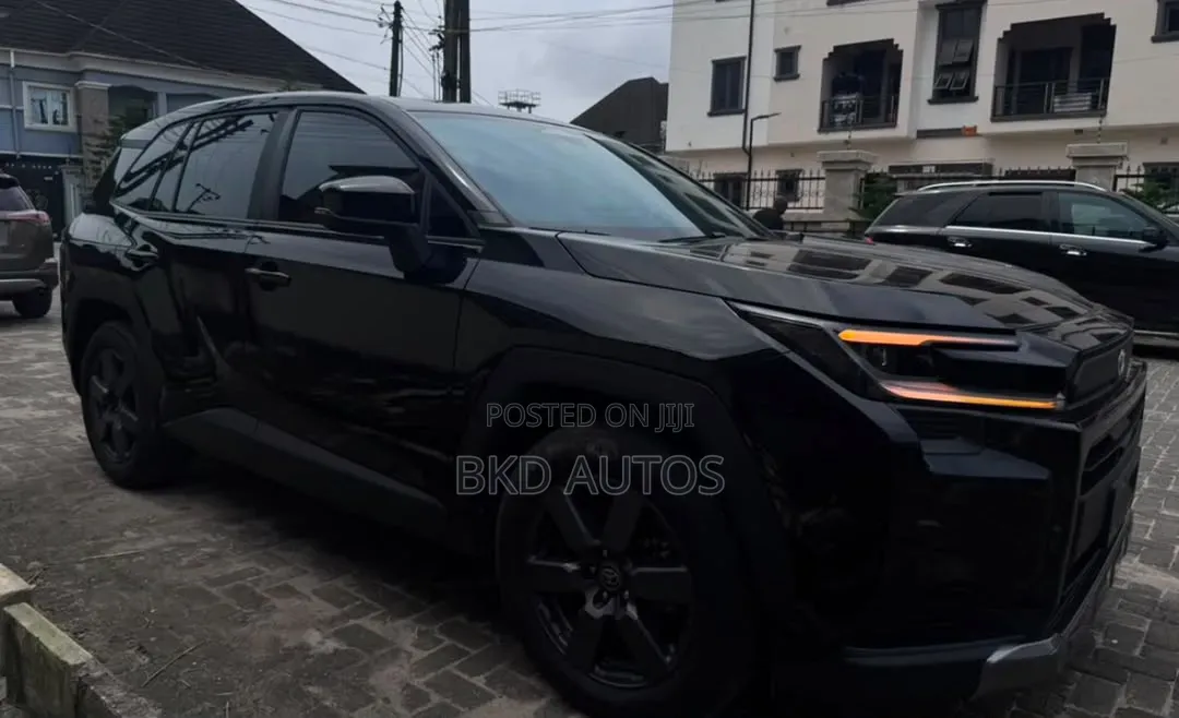 Toyota RAV4 SE 2026 Black