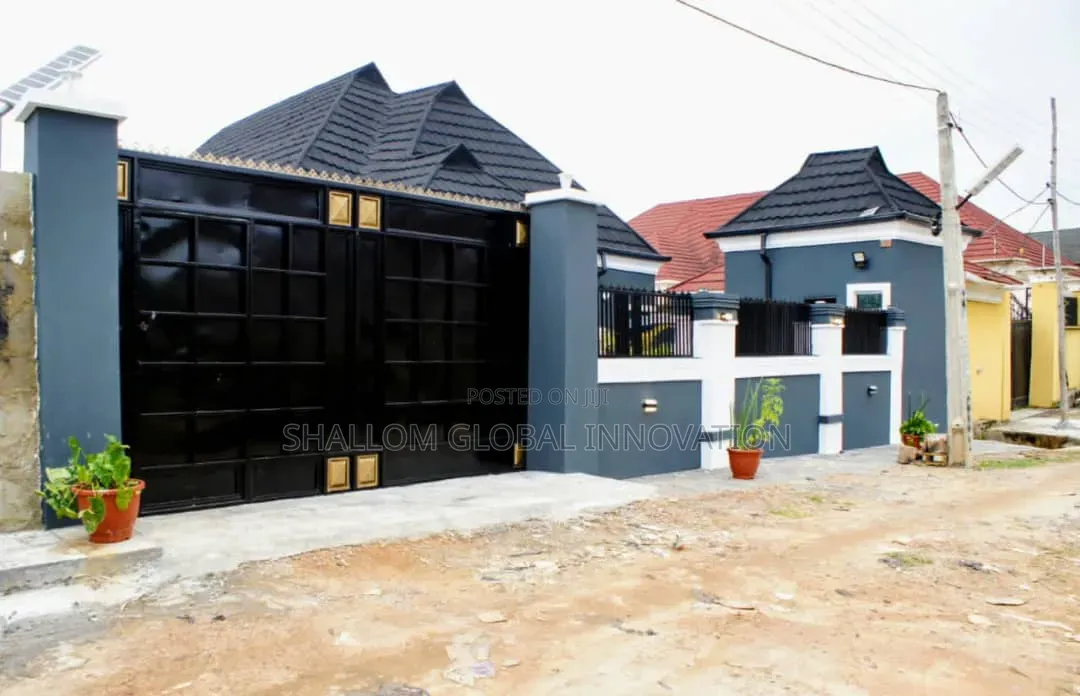 3bdrm Bungalow in Olusetan, Akala Express for sale