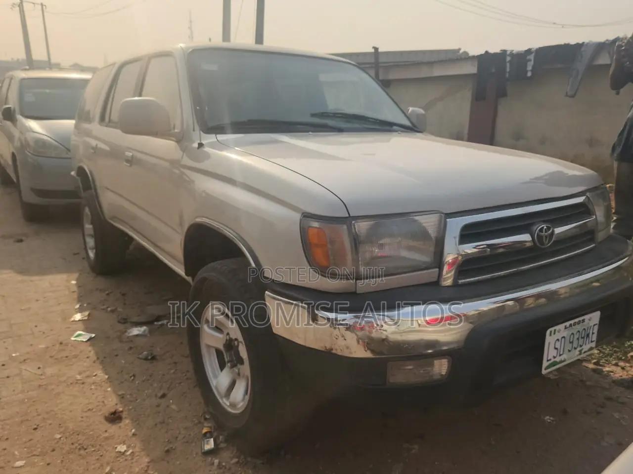 Toyota 4-Runner 2002 Gold