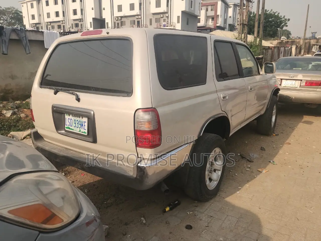 Toyota 4-Runner 2002 Gold