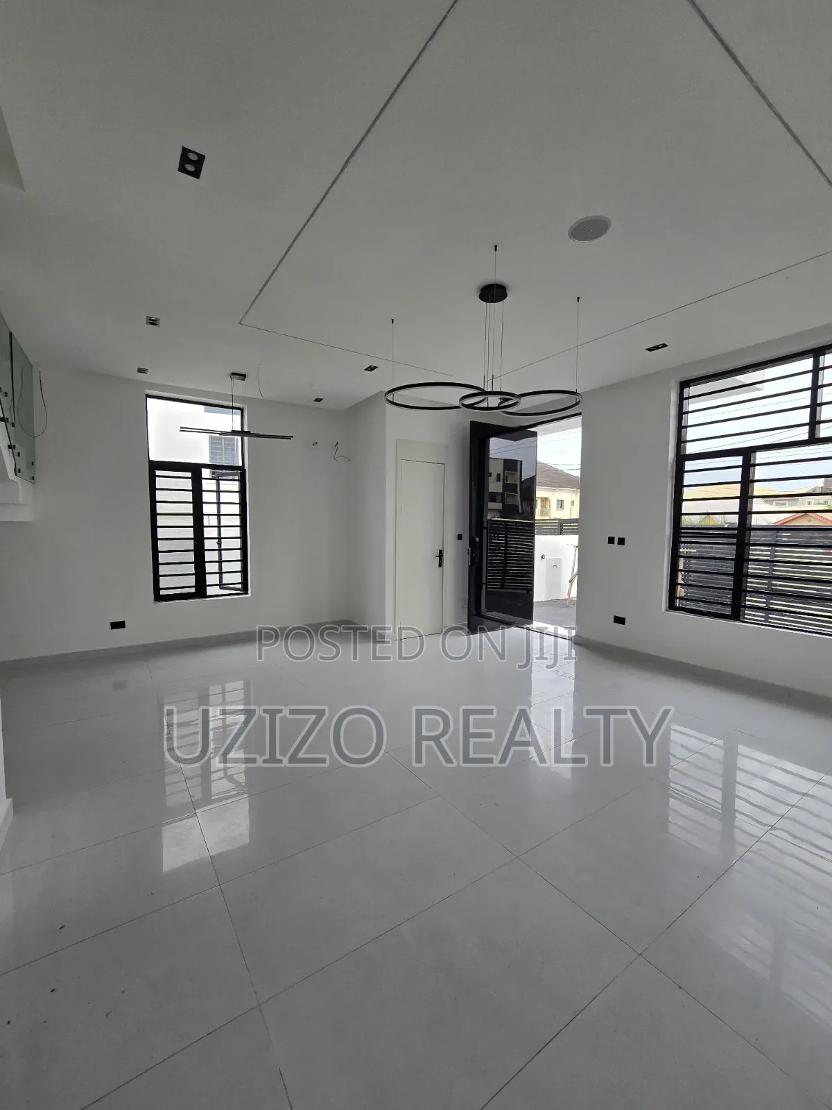 5bdrm Duplex in Sangotedo for sale