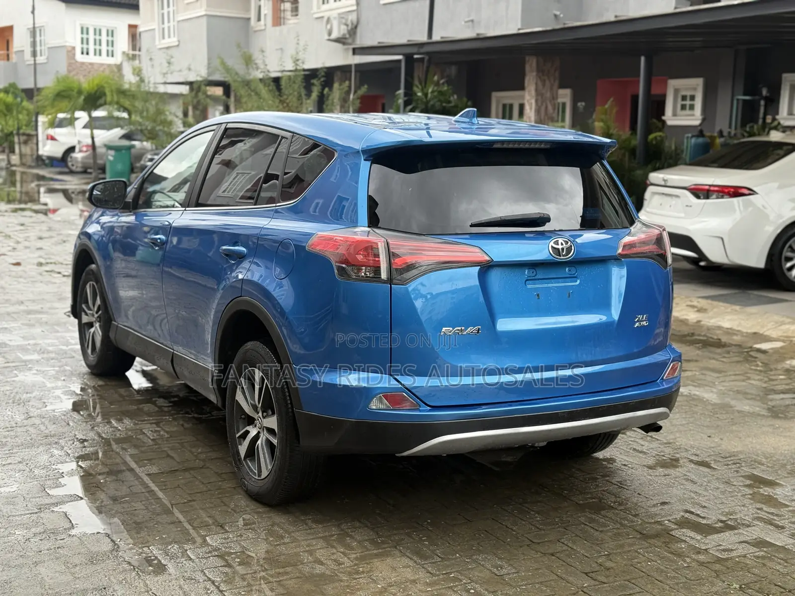 Toyota RAV4 SE 4dr SUV AWD (2.5L 4cyl 6A) 2018 Blue
