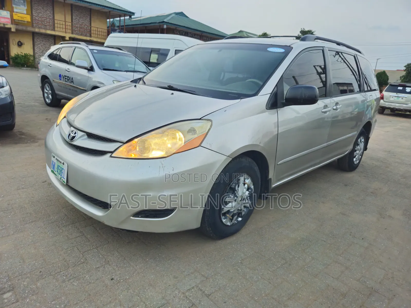 Toyota Sienna 2009 Silver