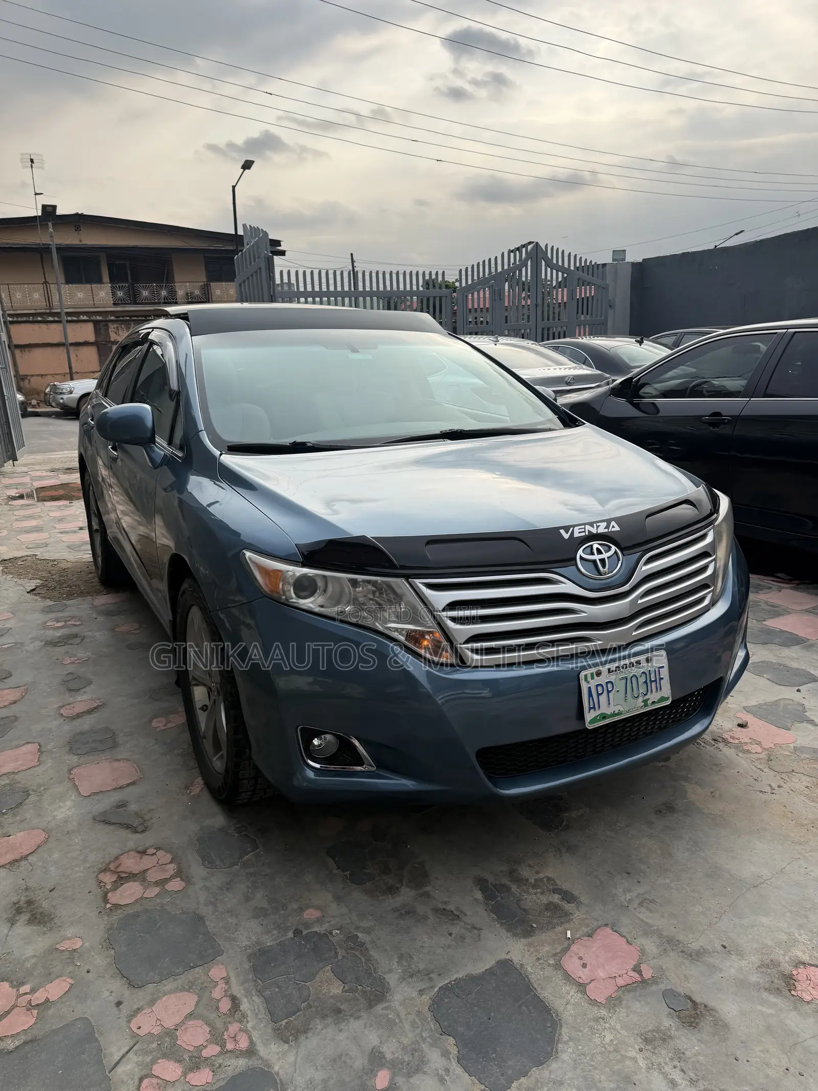 Toyota Venza XLE 2010 Blue