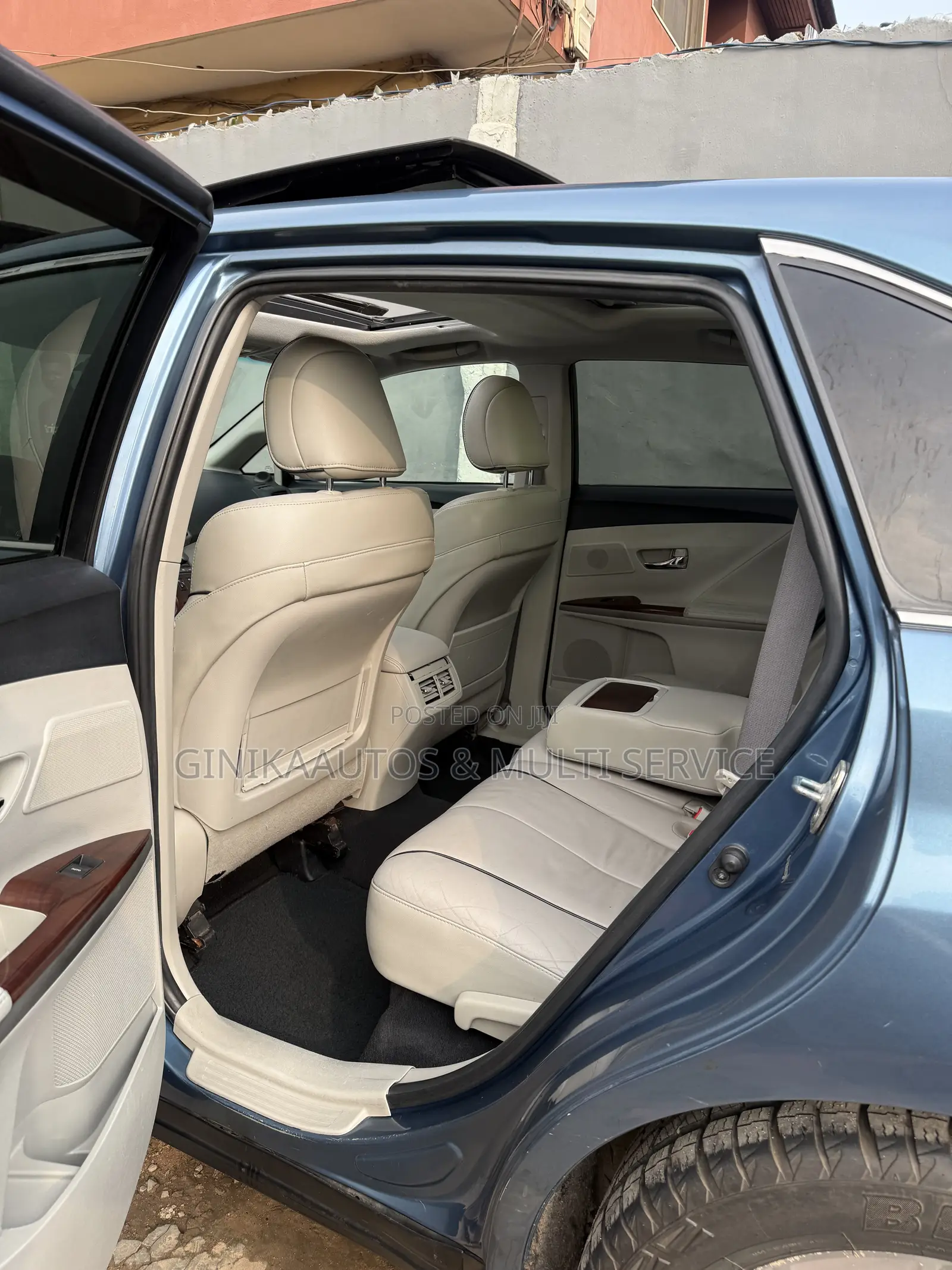 Toyota Venza XLE 2010 Blue