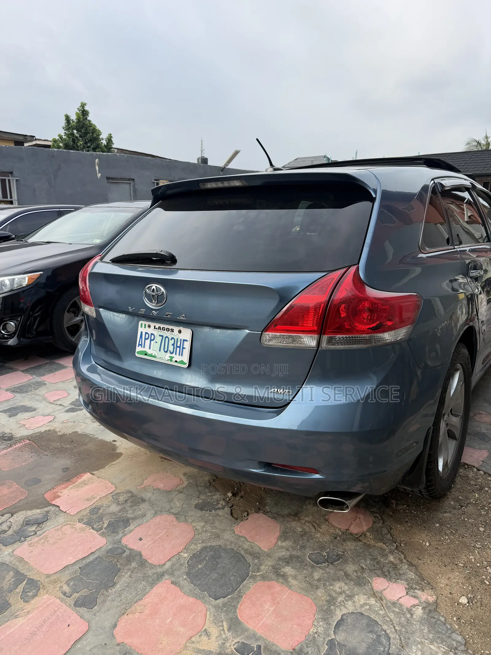 Toyota Venza XLE 2010 Blue