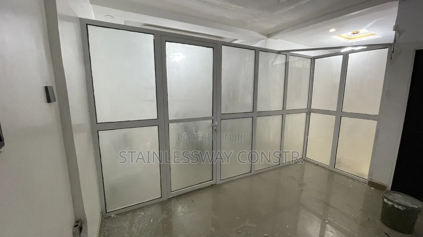 Office Glass Partition With Top Glass and Down Board