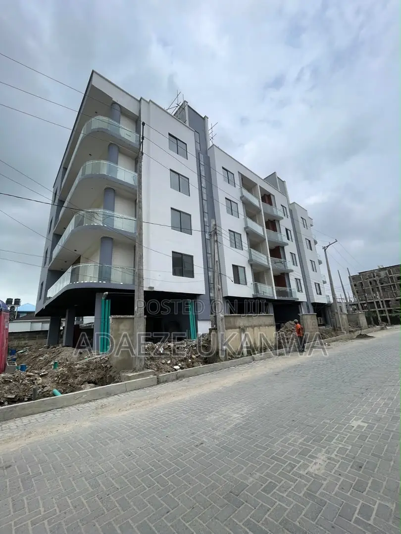 2bdrm Apartment in Lekki Phase 1 for sale