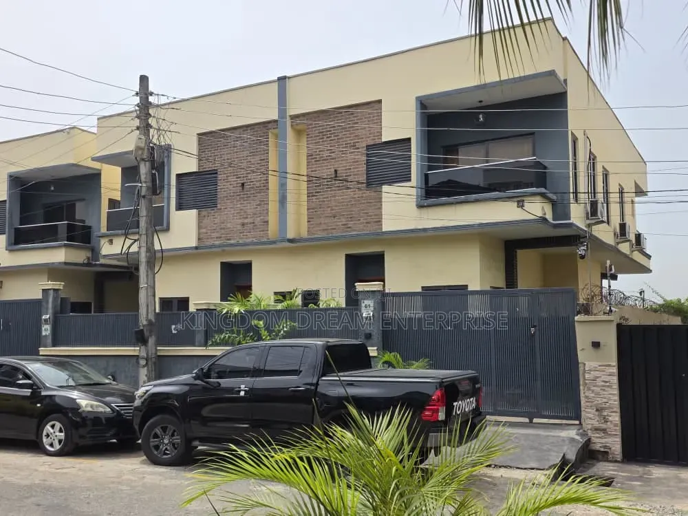 4bdrm Duplex in Maryland Estate for sale