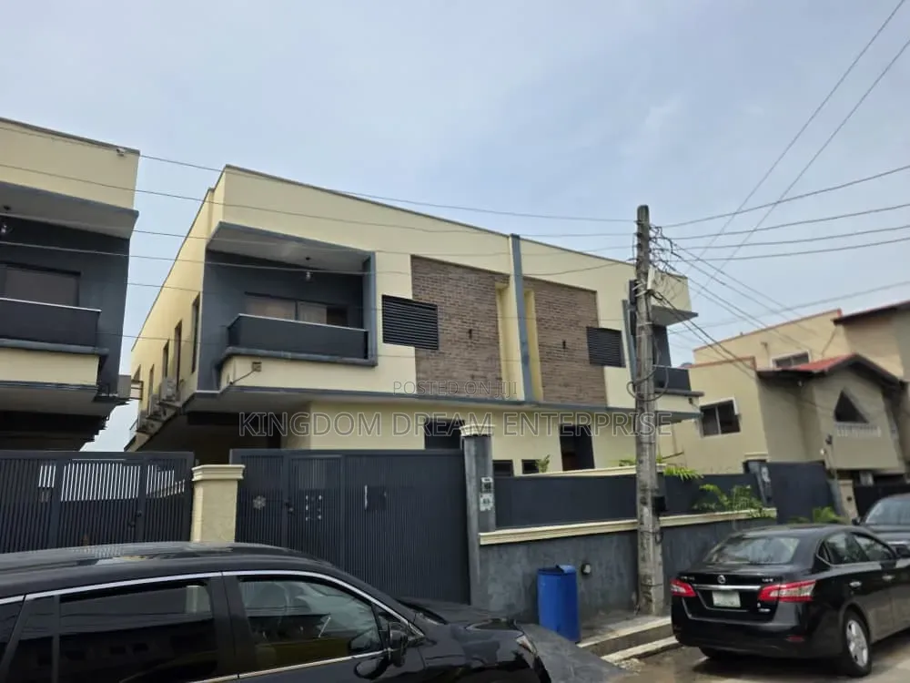 4bdrm Duplex in Maryland Estate for sale