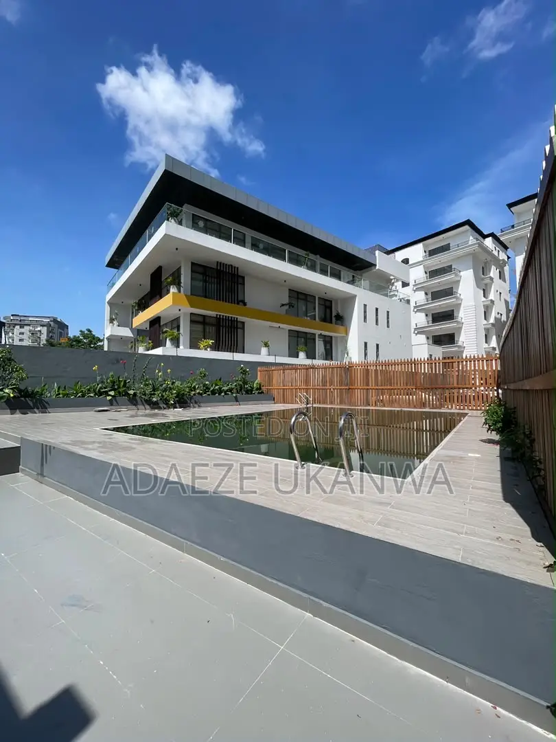 3bdrm Apartment in Lekki Phase 1 for sale