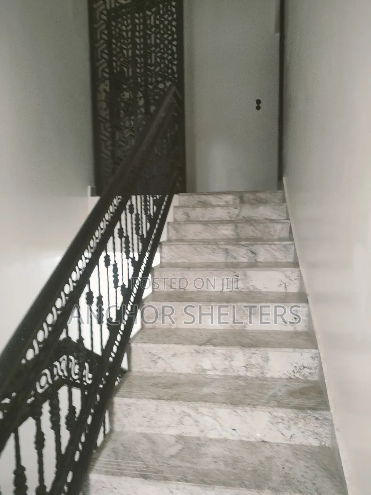 4bdrm Duplex in Marine Estate Life for sale