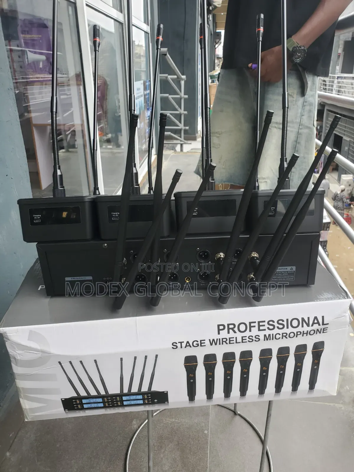 Shure 8 in 1 Conference Wireless Microphone