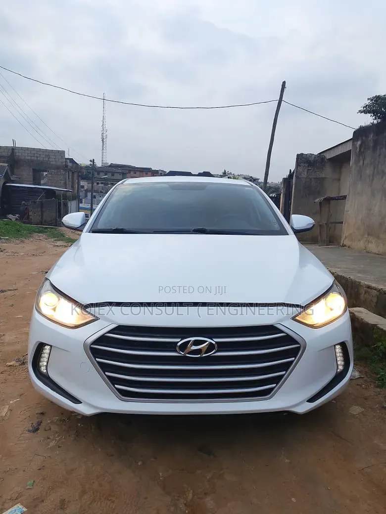 Hyundai Elantra 2019 White