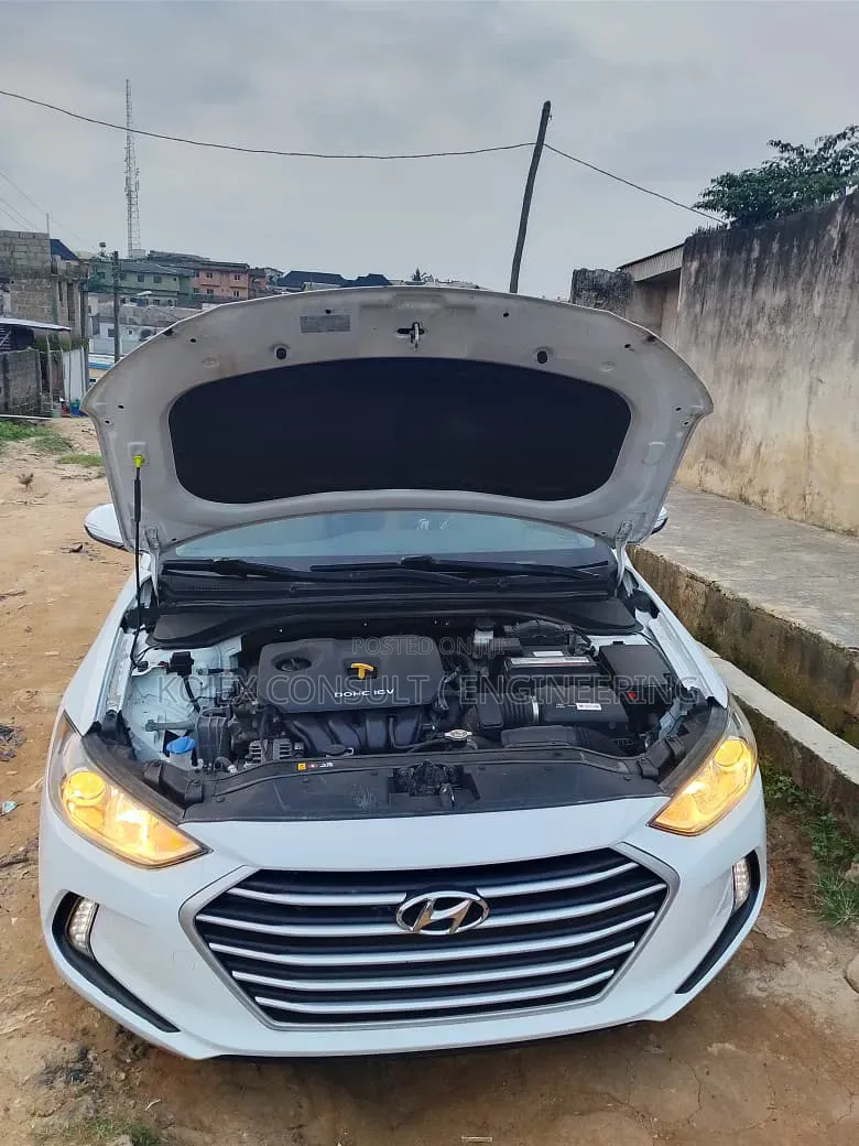 Hyundai Elantra 2019 White