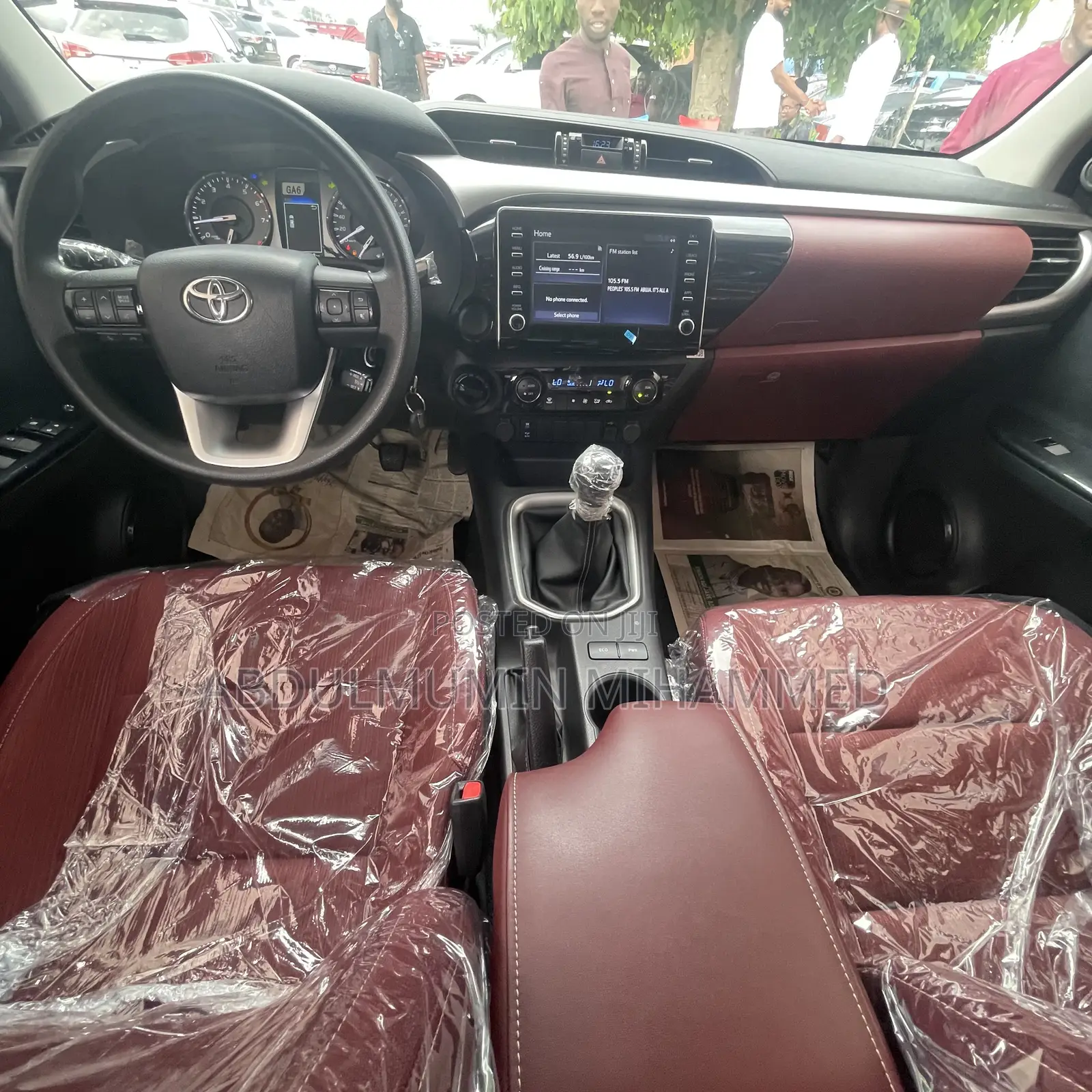 Toyota Hilux 2022 White