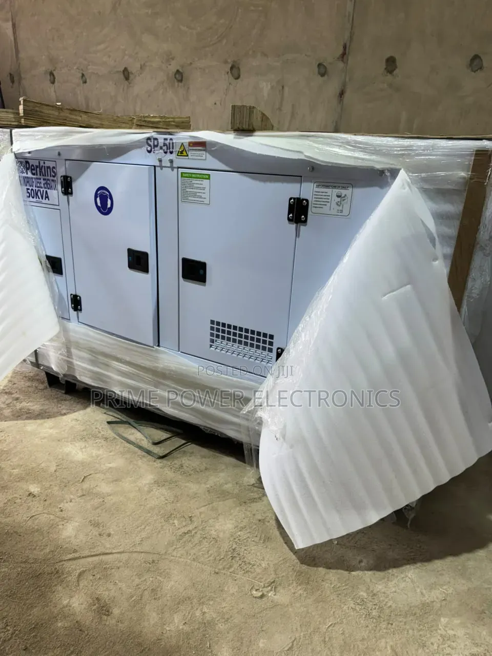 Dependable 50kVA Soundproof Generator for Commercial Use