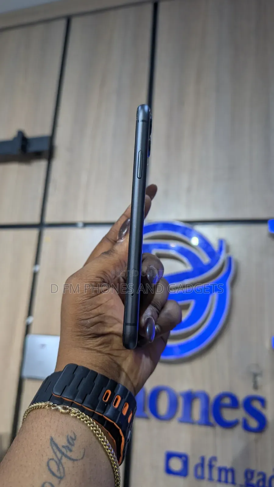 New Apple iPhone 11 64 GB Black