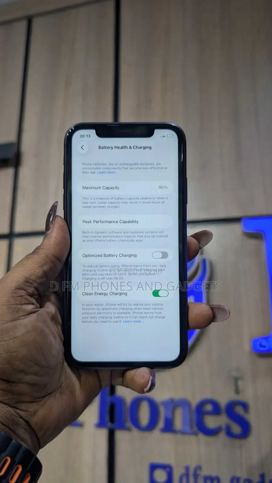 New Apple iPhone 11 64 GB Black