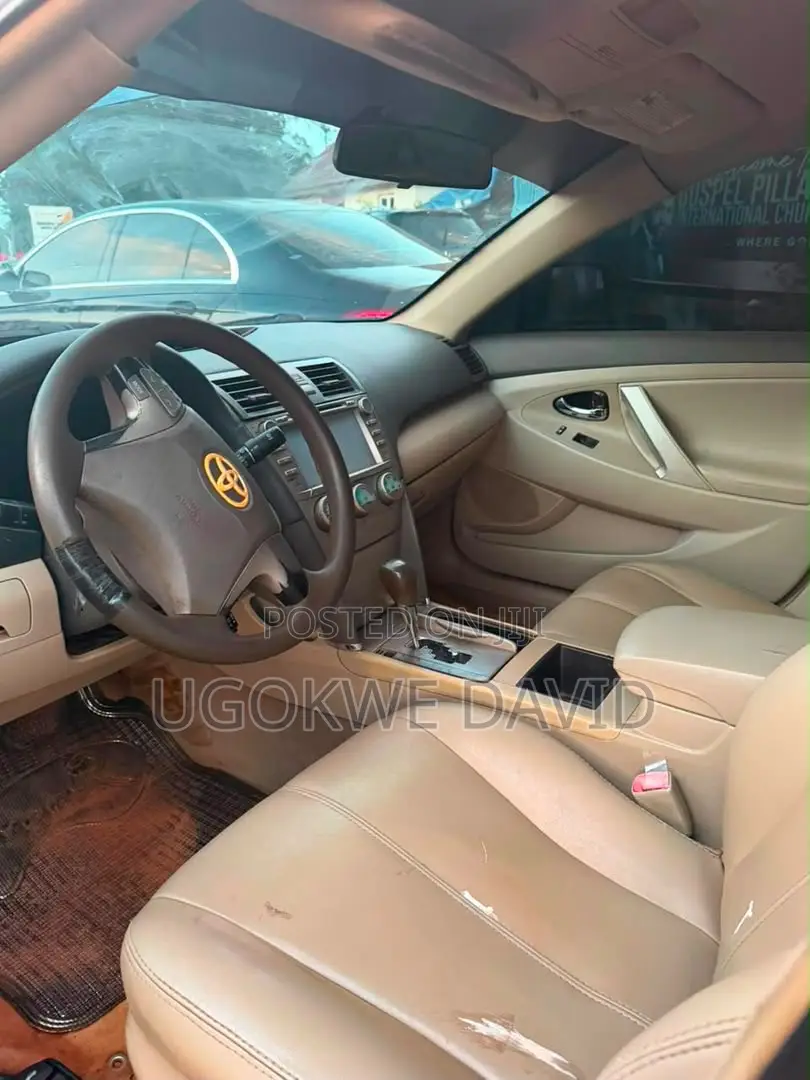 Toyota Camry 2010 Gold