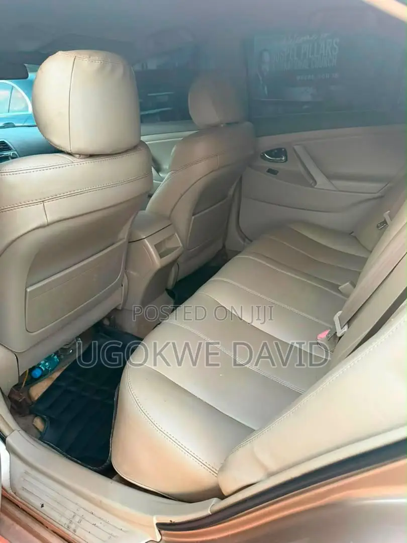 Toyota Camry 2010 Gold