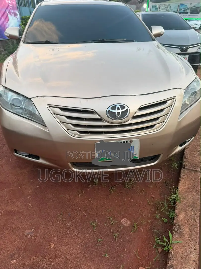 Toyota Camry 2010 Gold