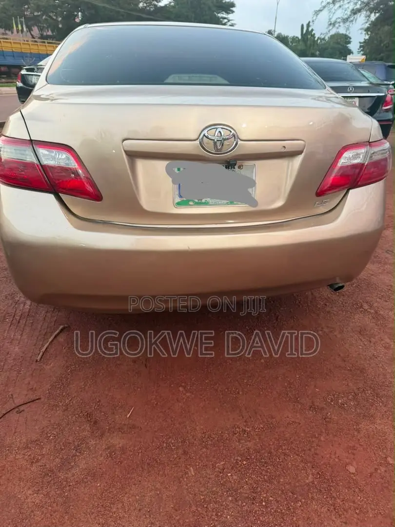 Toyota Camry 2010 Gold