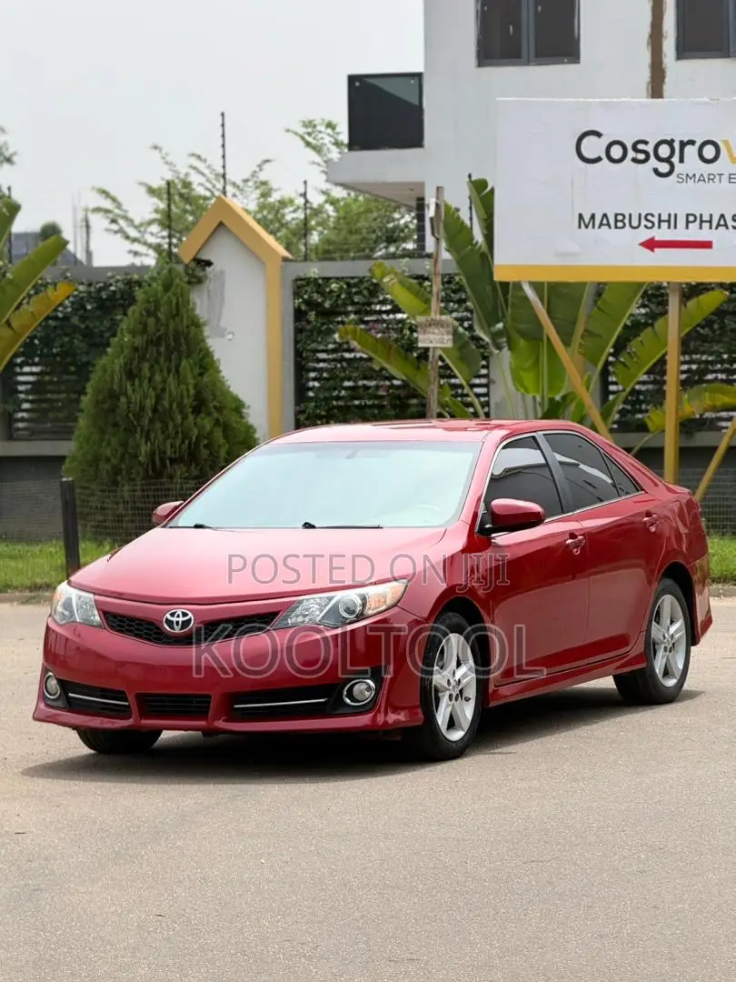 Toyota Camry SE 4dr Sedan w/Prod. End 11/13 (2.5L 4cyl 6A) 2014 Red