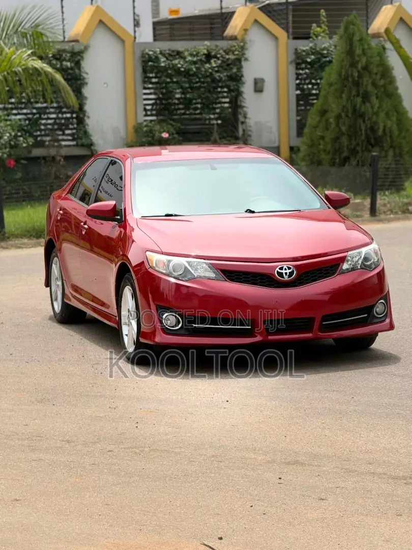 Toyota Camry SE 4dr Sedan w/Prod. End 11/13 (2.5L 4cyl 6A) 2014 Red