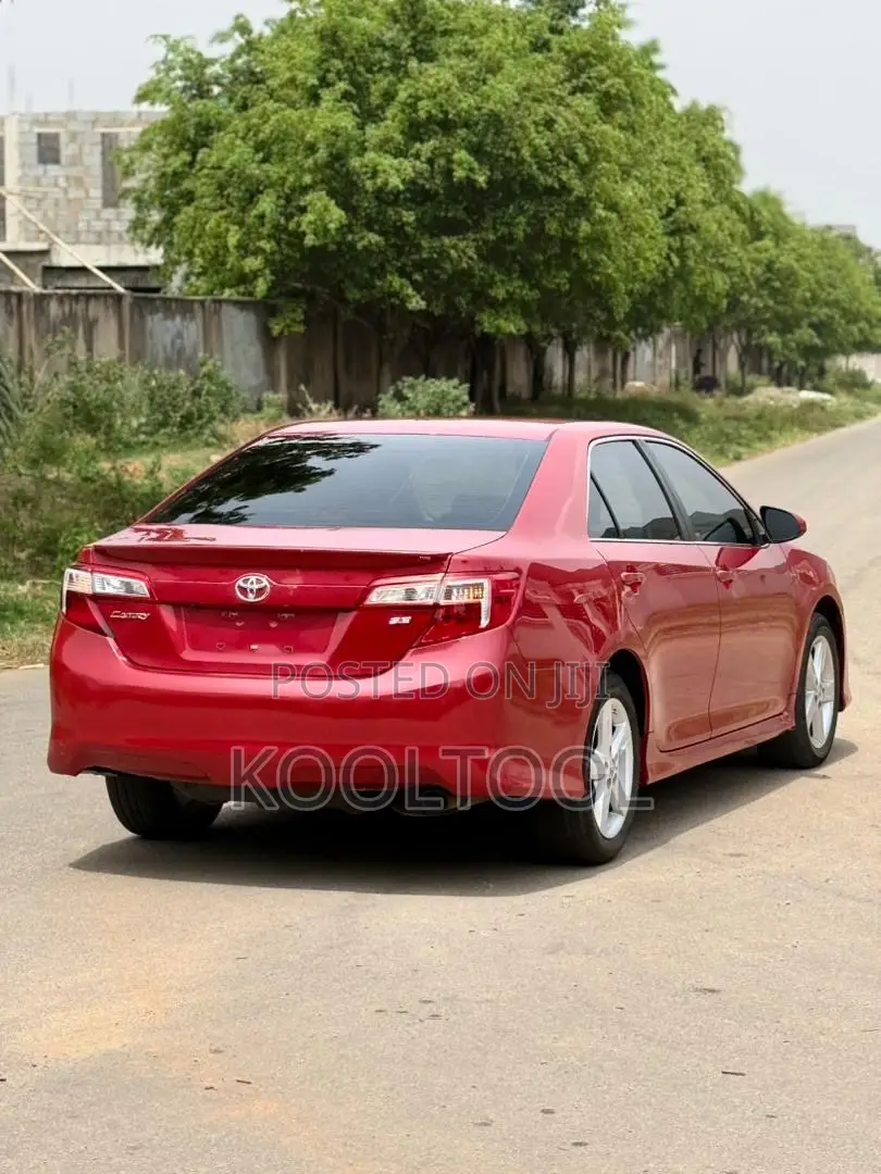 Toyota Camry SE 4dr Sedan w/Prod. End 11/13 (2.5L 4cyl 6A) 2014 Red