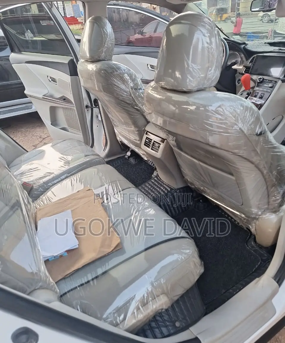 Toyota Venza 2013 White