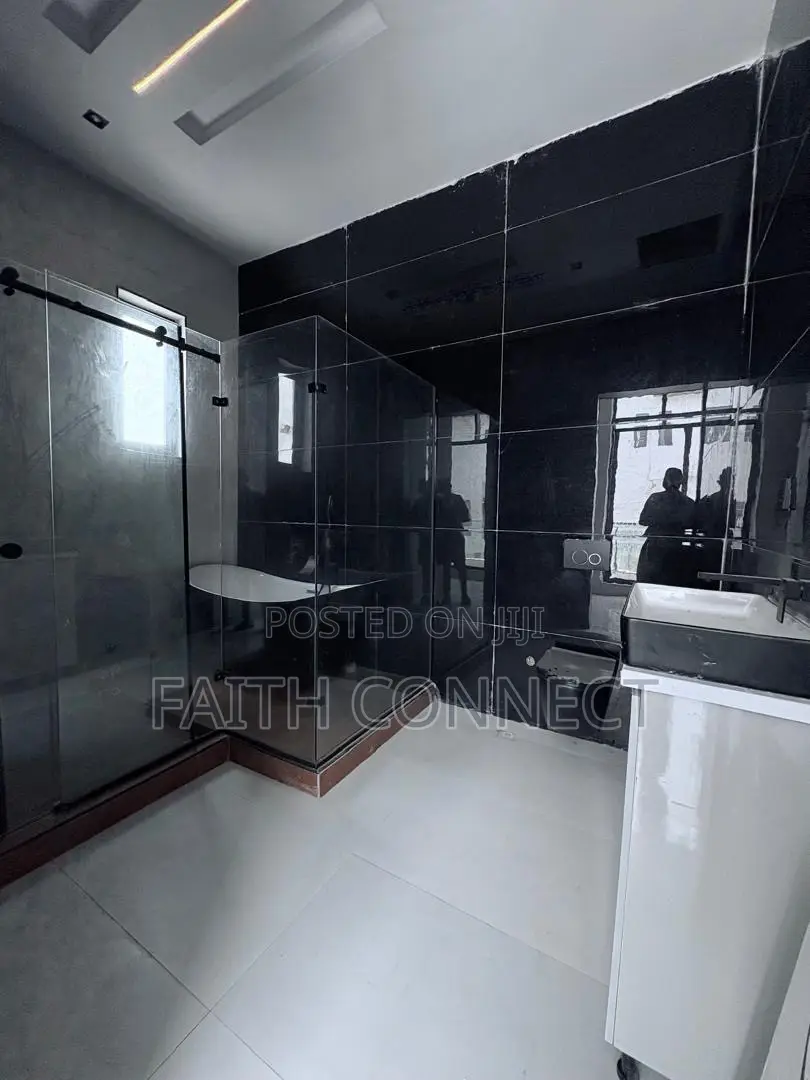 4bdrm Duplex in Ajah for sale